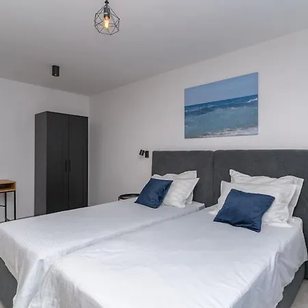 S Velikim Vrtom I Bazenom Casa de Férias *